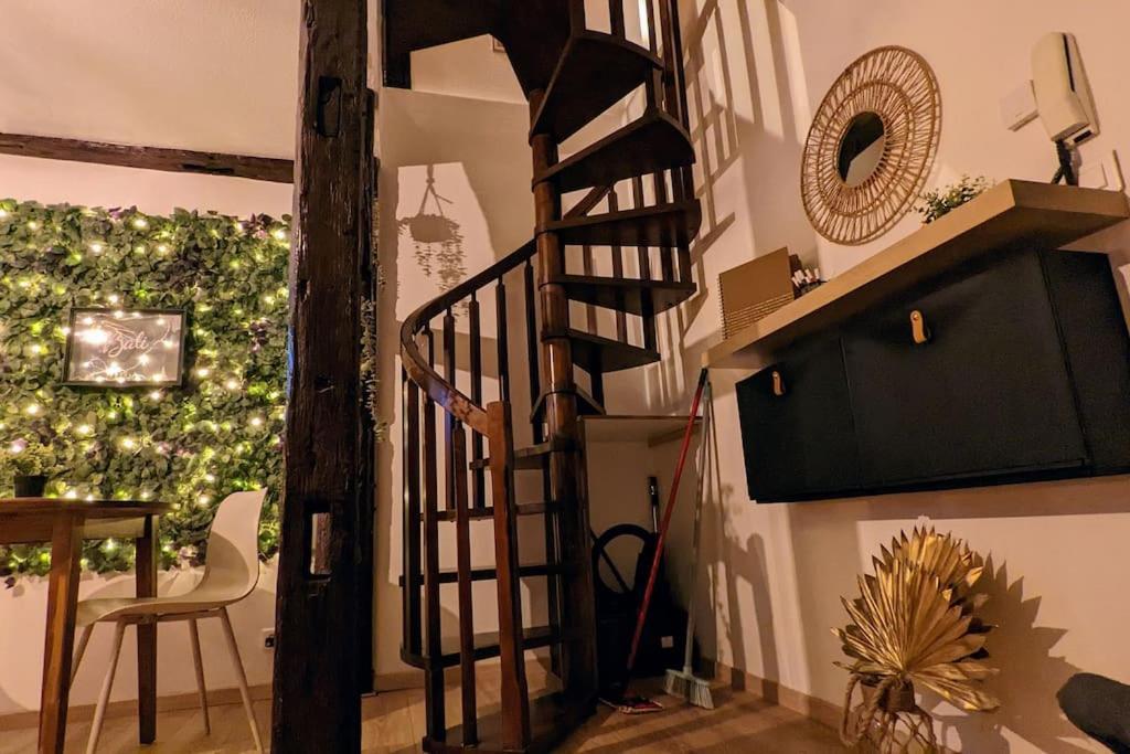 Le Petit Bali Apartment ซิลิสตาต์ ภายนอก รูปภาพ