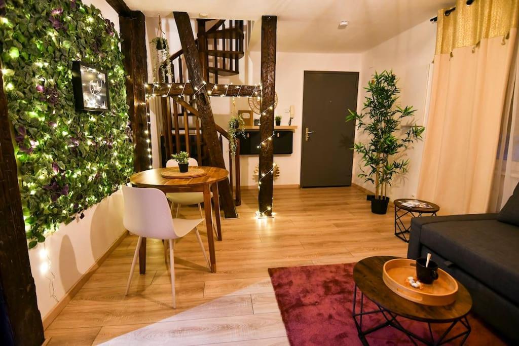 Le Petit Bali Apartment ซิลิสตาต์ ภายนอก รูปภาพ