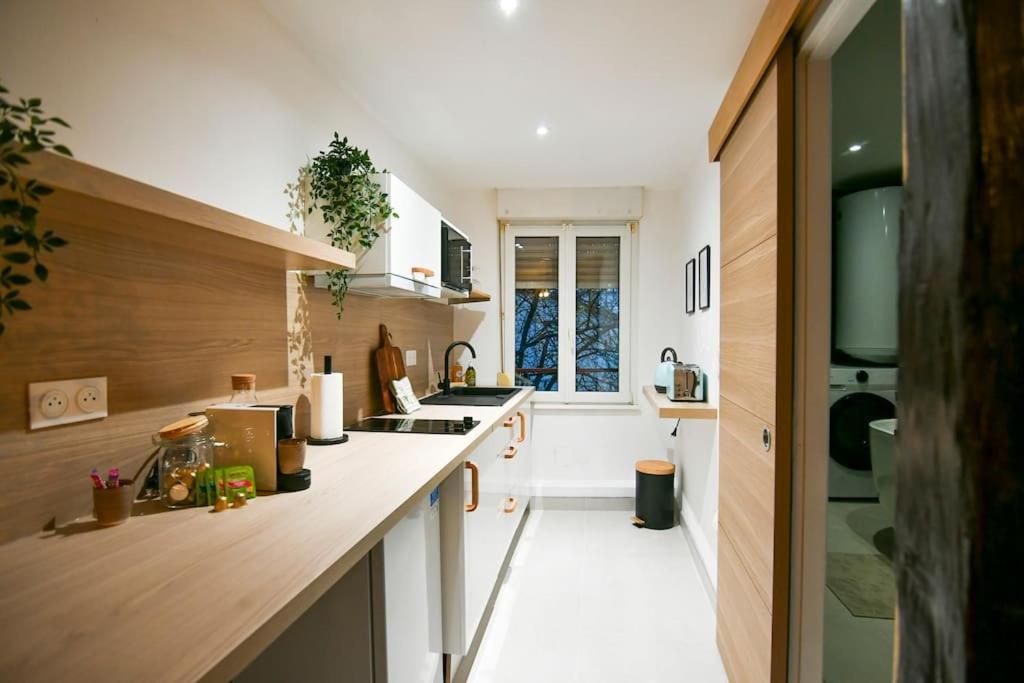 Le Petit Bali Apartment ซิลิสตาต์ ภายนอก รูปภาพ