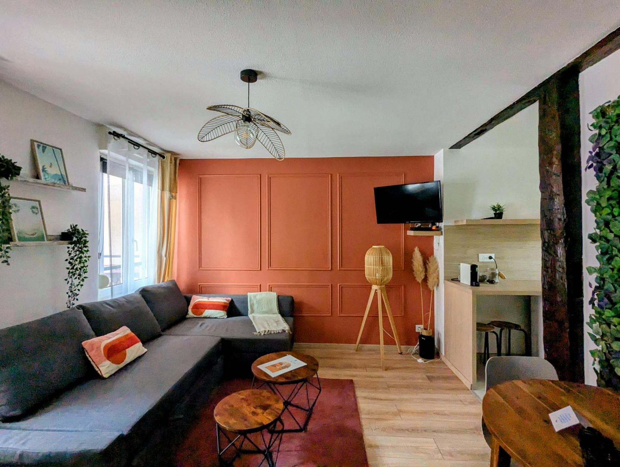 Le Petit Bali Apartment ซิลิสตาต์ ภายนอก รูปภาพ